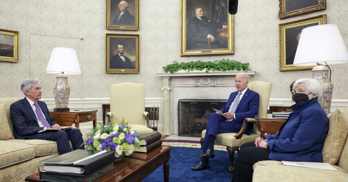 Biden meets with Powell and promises to respect the independence of the Fed