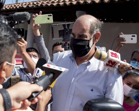 Businessmen demand freedom of political prisoners