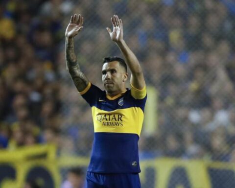 Carlos Tevez officially announced that he is definitely hanging up his boots