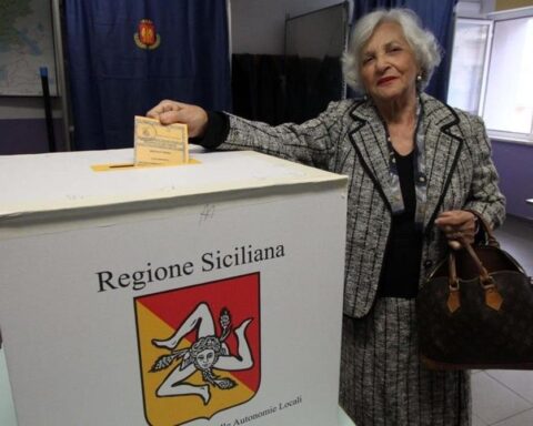 Chaos in Palermo clouds Italy's municipal elections