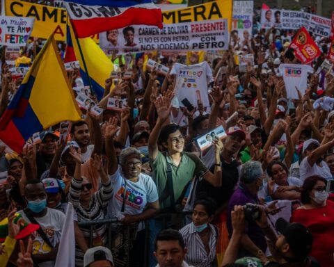 Triunfo de Gustavo Petro y Francia Márquez en Colombia.