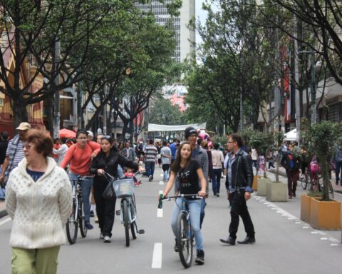 Colombia and its electoral crossroads, through the eyes of writers