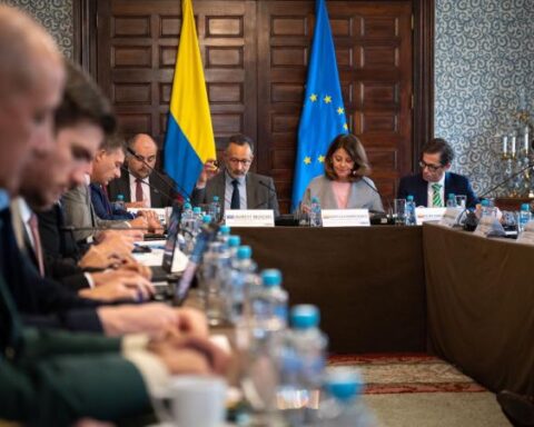 Colombia and the EU conduct dialogue on illicit drugs