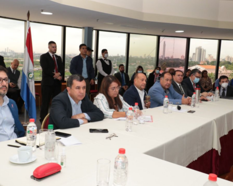 Congress officials will demonstrate for cooperative fraud