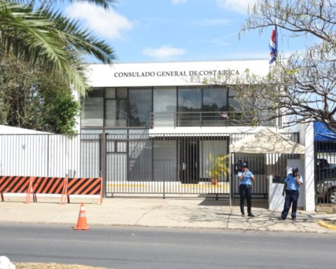 Costa Rica will indefinitely close the consulate in Chinandega