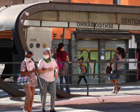 Covid-19: Brazil has 38,700 new cases and 140 deaths in 24 hours