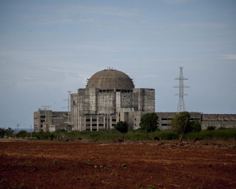 Obras sin terminar de la Central Electronuclear de Juraguá en Cienfuegos. Foto: Fernando Medina/Cachivache Media/Archivo.