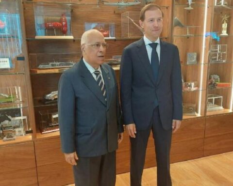 Cabrisas también se reunió en la capital rusa con el ministro de Comercio e Industria, Denis Mánturov y con el primer vicepresidente del Banco Central de Rusia, Vladimir Chistiujin. Foto: Minrex.