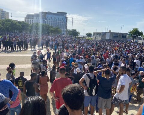 Protestas en La Habana, el domingo 11 de julio de 2021. Foto: @reuterssarah / Twitter / Archivo.