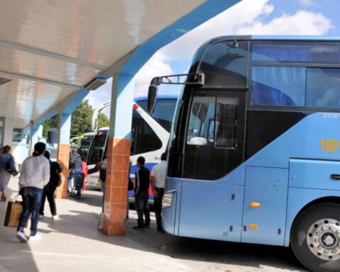 Ómnibus del transporte interprovincial en Cuba. Foto: periodico26.cu / Archivo.