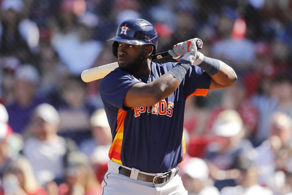 El cubano Yordan Alvarez, de los Astros de Houston. Foto: Michael Reaves / Getty Images / Archivo.