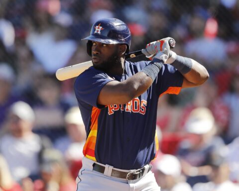 El cubano Yordan Alvarez, de los Astros de Houston. Foto: Michael Reaves / Getty Images / Archivo.