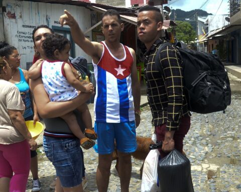 Migrantes cubanos en Guatemala. Foto: AFP / Archivo.