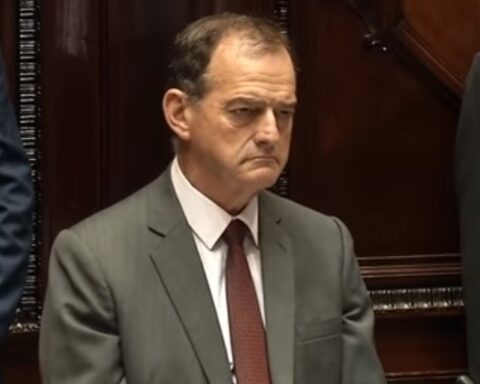 "Current crime numbers are simply unacceptable," says Manini Ríos, but blames the FA