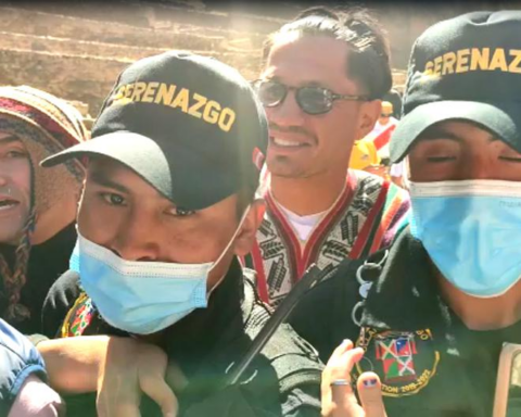 Cusco: Gianluca Lapadula was surprised by his fans and had to be helped by watchmen (PHOTOS)