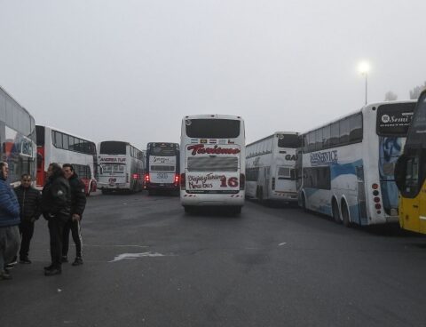 Delays on the Buenos Aires-La Plata highway due to a protest by bus drivers