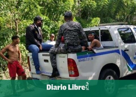 Deputy director arrested in robbery had 4 days with a vehicle