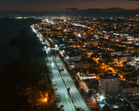 EDESUR ilumina malecón de Santo Domingo, en una tercera etapa