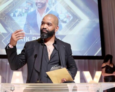 Erik Roberto, es nativo de la ciudad de San Pedro De Macoris en República Dominicana.