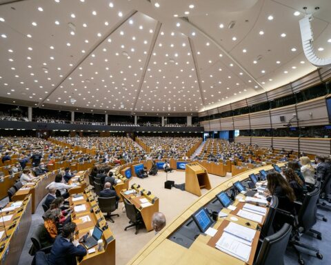 Europarliament calls to sanction judges and investigate Daniel Ortega in the International Criminal Court