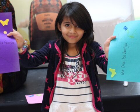 Exiled children in Costa Rica exhibit works of art on the occasion of World Refugee Day