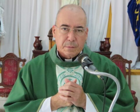 Father Edwing Román criticizes Rosario Murillo's "fallacy" for celebrating Father's Day