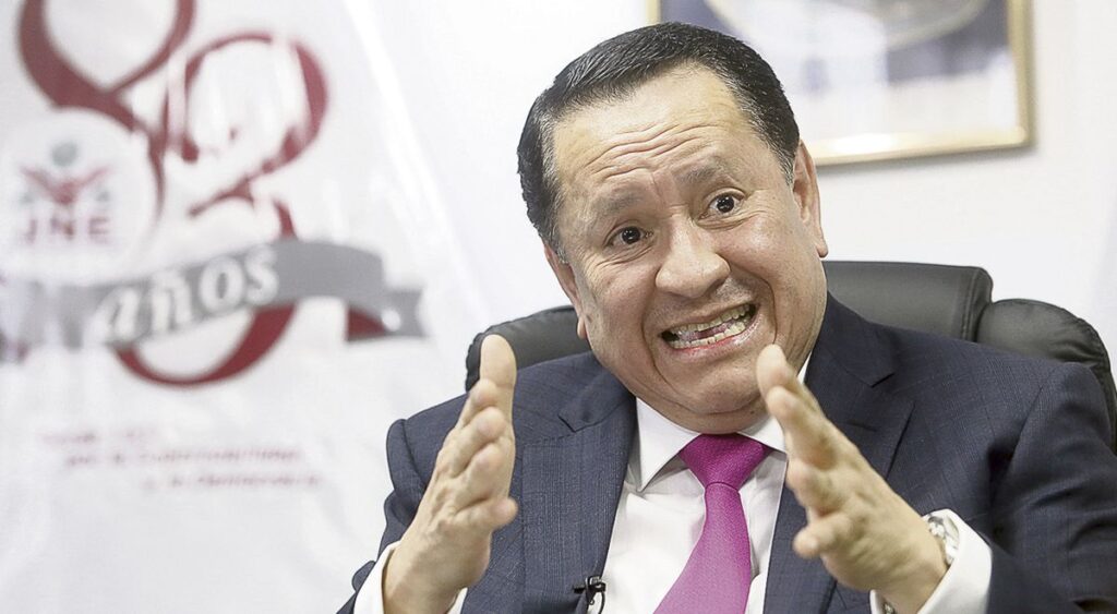 Former Supreme Prosecutor Luis Arce Córdova is dismissed for declining his position in the JNE