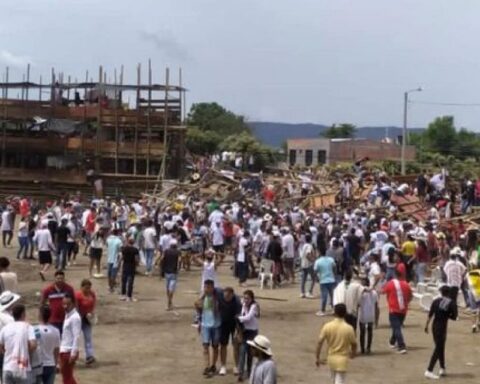 Four people died and more than 30 injured when a grandstand collapsed in Colombia