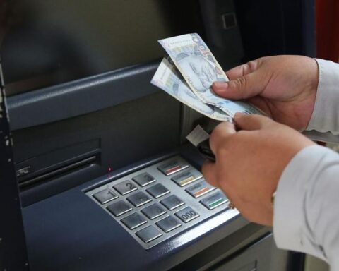 Four security measures to withdraw money from ATMs