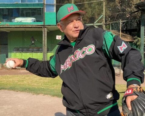 How much has the AMLO government invested in baseball?