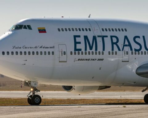 Avión con bandera venezolana retenido en Argentina.