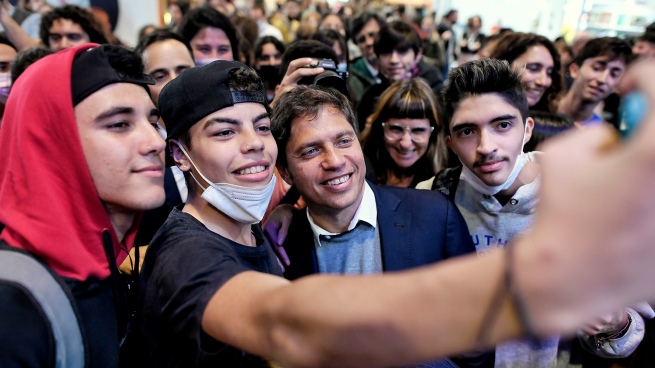 Kicillof defended inclusive language and called on young people to "talk as you want"