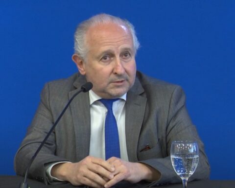 Lacalle said that the MEC intervened Villa Española because a group of partners claimed so