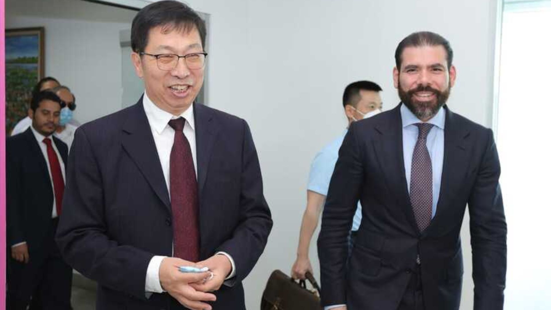 Laureano Ortega receives the ambassador of his ally China Popular