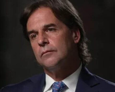 Luis Lacalle Pou has Covid-19 and canceled his activities