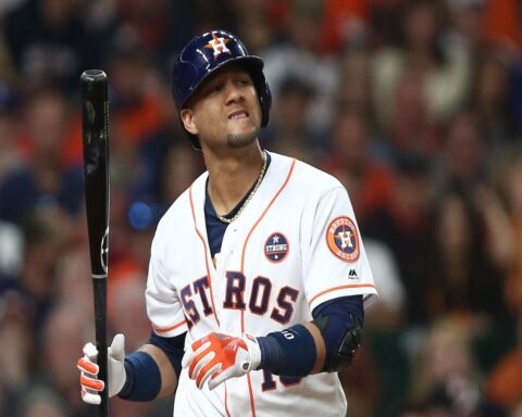 Yulieski Gurriel está presentando problemas en el plato durante la presente temporada. Foto: Troy Taormina/USA Today