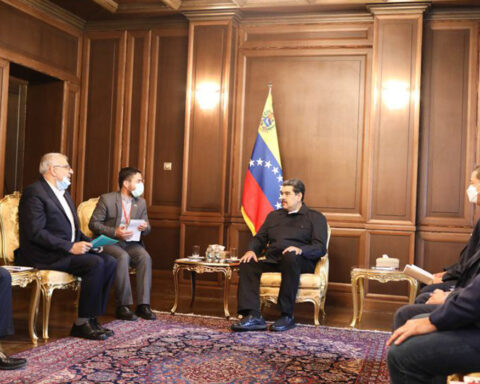 Maduro meets this Monday with Iran's oil minister