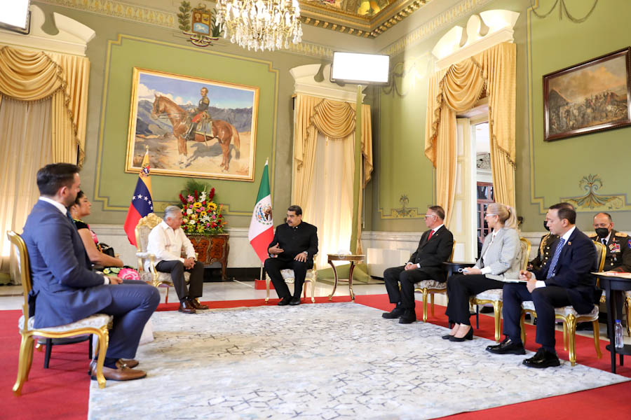 Maduro receives credentials from ambassadors of Mexico and Nicaragua