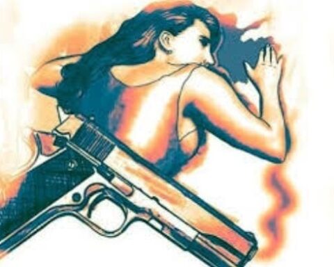 Hombre mata mujer por negarle 50 pesos