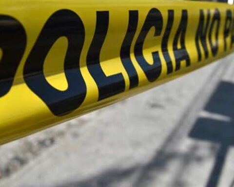 Hombre muere a balazos al enfrentarse a miembros policiales