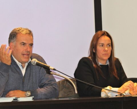 Mayor Orsi and María de Lima led a meeting with the 19 Directors of Development