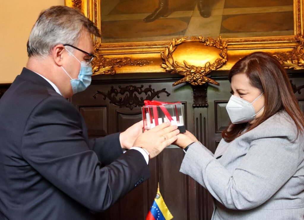 Mayor of Caracas met with the Russian ambassador