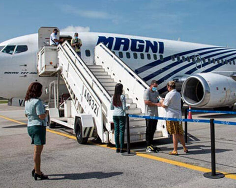 Mexico returns to Cuba a group of 64 migrants, totaling 1,247 in 2022