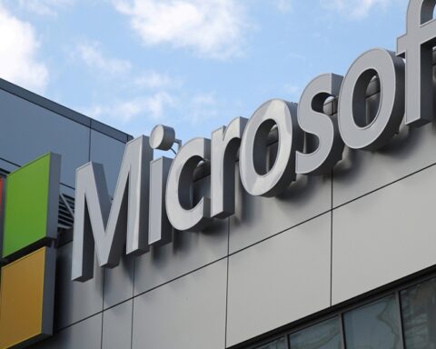 Microsoft cuts revenue and profit forecasts due to the strength of the dollar