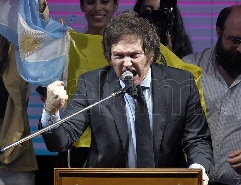 Milei praised Thatcher, called "useless" to the radicals and "populist" to Yrigoyen