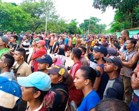 Miners from El Callao protested the murder of a young man in a military proceeding