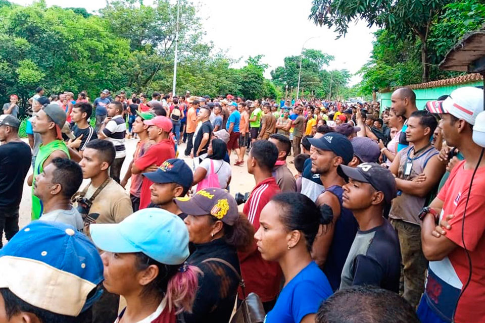 Miners from El Callao protested the murder of a young man in a military proceeding
