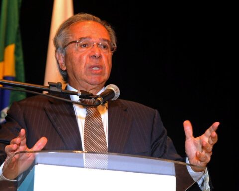 Minister says BNDES still owes the government billions