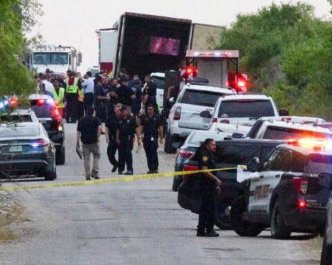 More than 40 dead and 16 injured in an immigrant truck found in Texas