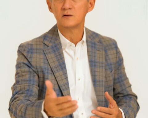 NG Cortiñas will circulate his new book